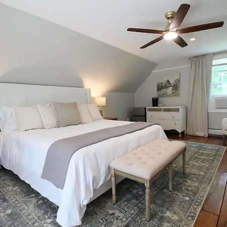 The Aurora Hotel Bartlett Room photo