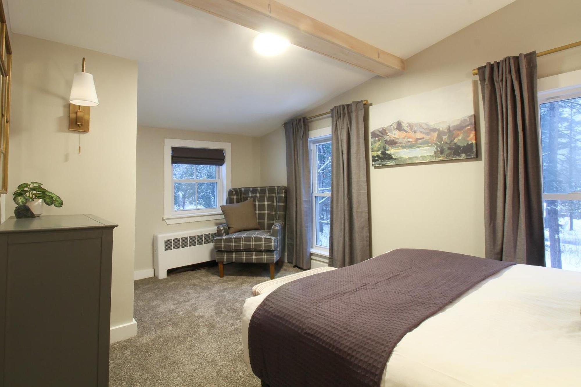 Inn The Aurora & *