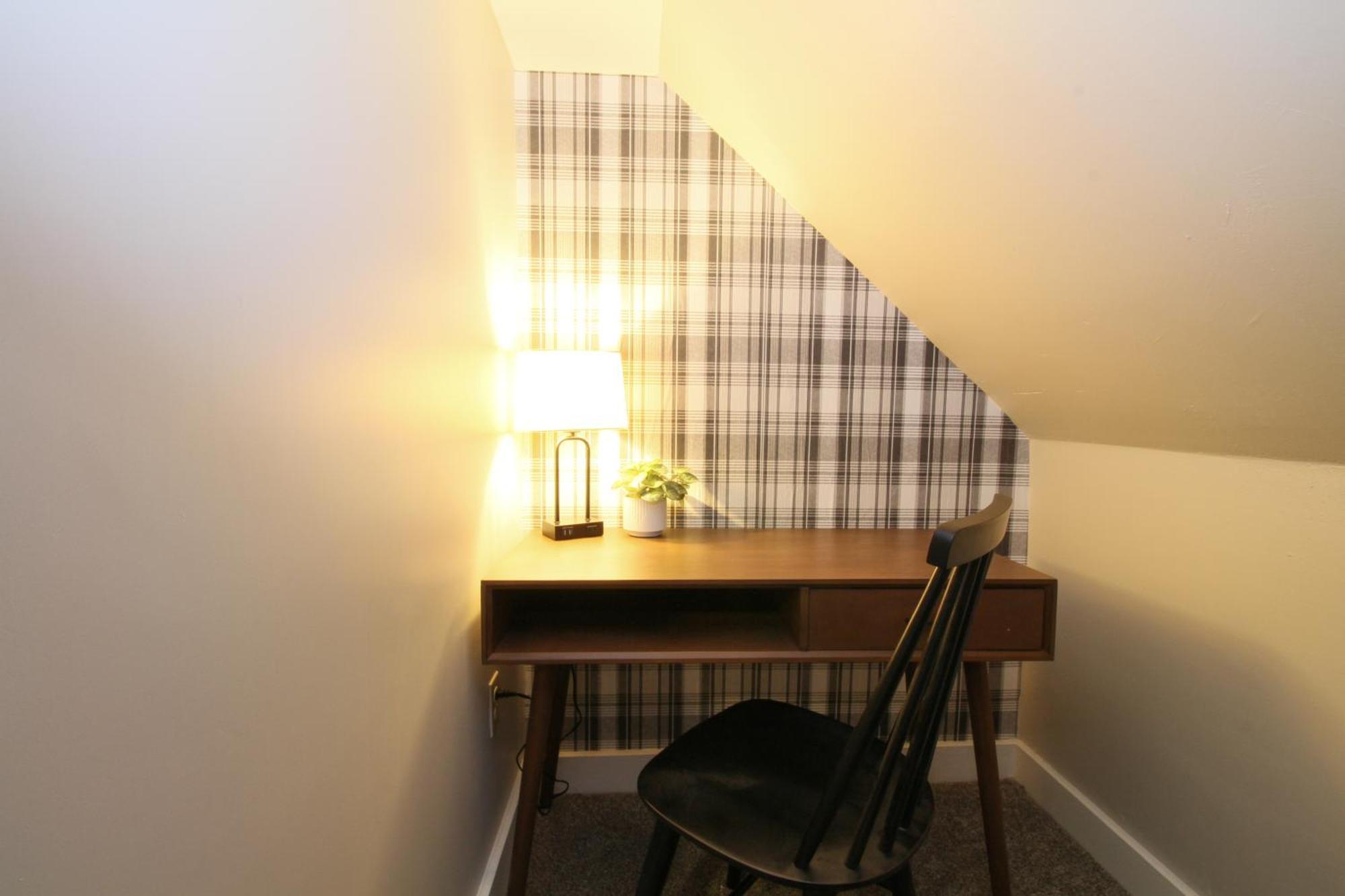 Inn The Aurora &